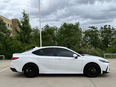 Used 2026 Toyota Camry SE w/ Multimedia Upgrade Package FWD image 6
