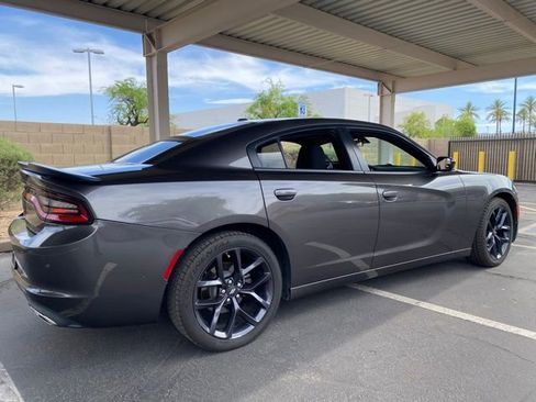 Used 2020 Dodge Charger SXT w/ Blacktop Package image 3