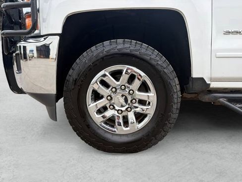 Used 2018 Chevrolet Silverado 3500 LT w/ LT Convenience Package AWD/4WD image 23