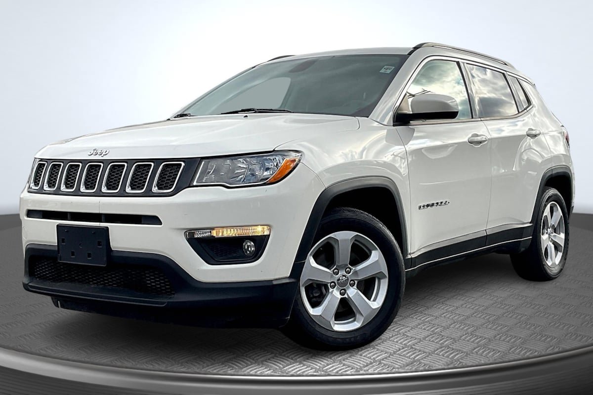 Used 2020 Jeep Compass Latitude FWD image 12