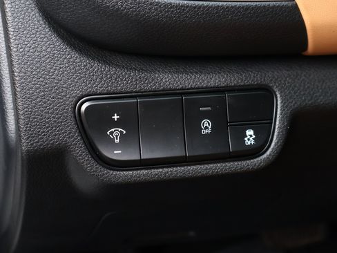 Used 2024 Kia Seltos EX FWD image 12