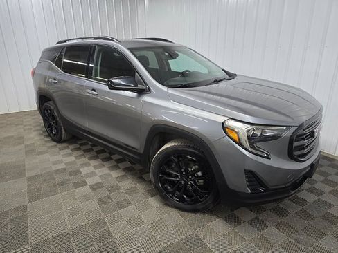 Used 2021 GMC Terrain SLE w/ Elevation Edition image 7
