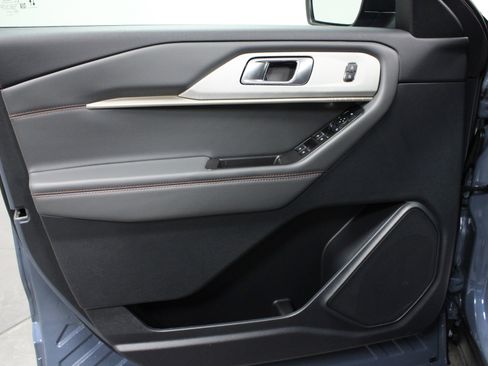 New 2026 Ford Explorer Active w/ Active Comfort Package image 11