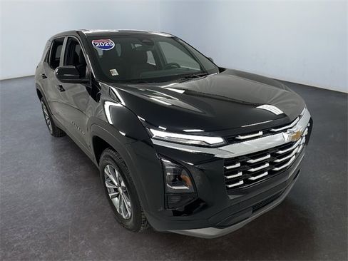 Used 2025 Chevrolet Equinox LT image 1