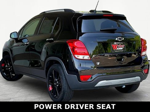 Used 2019 Chevrolet Trax LT w/ Sun & Sound Package AWD/4WD image 4
