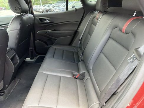 Used 2025 Chevrolet Trax RS FWD image 13