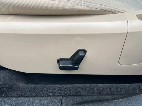 Used 2013 Chrysler 200 Touring FWD image 14