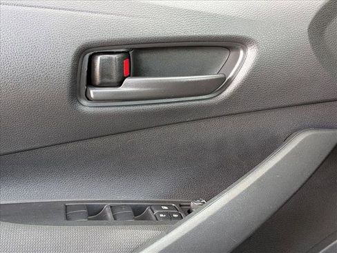 Used 2024 Toyota Corolla LE FWD image 4