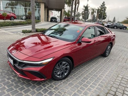 Certified 2024 Hyundai Elantra Blue image 2