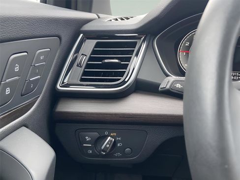 Used 2025 Audi Q5 2.0T Premium image 23
