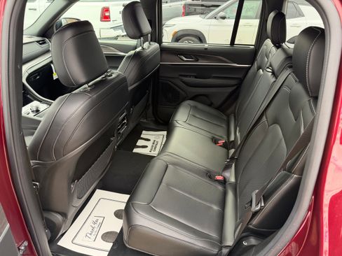 New 2025 Jeep Grand Cherokee Limited image 5