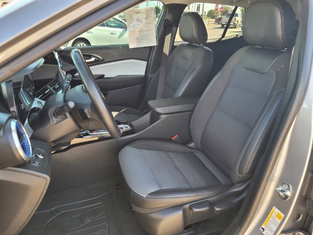 Certified 2024 Chevrolet Trax LT w/ Driver Confidence Package FWD image 16