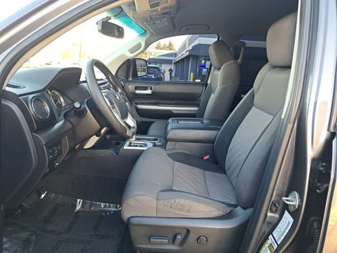 Used 2017 Toyota Tundra SR5 image 11