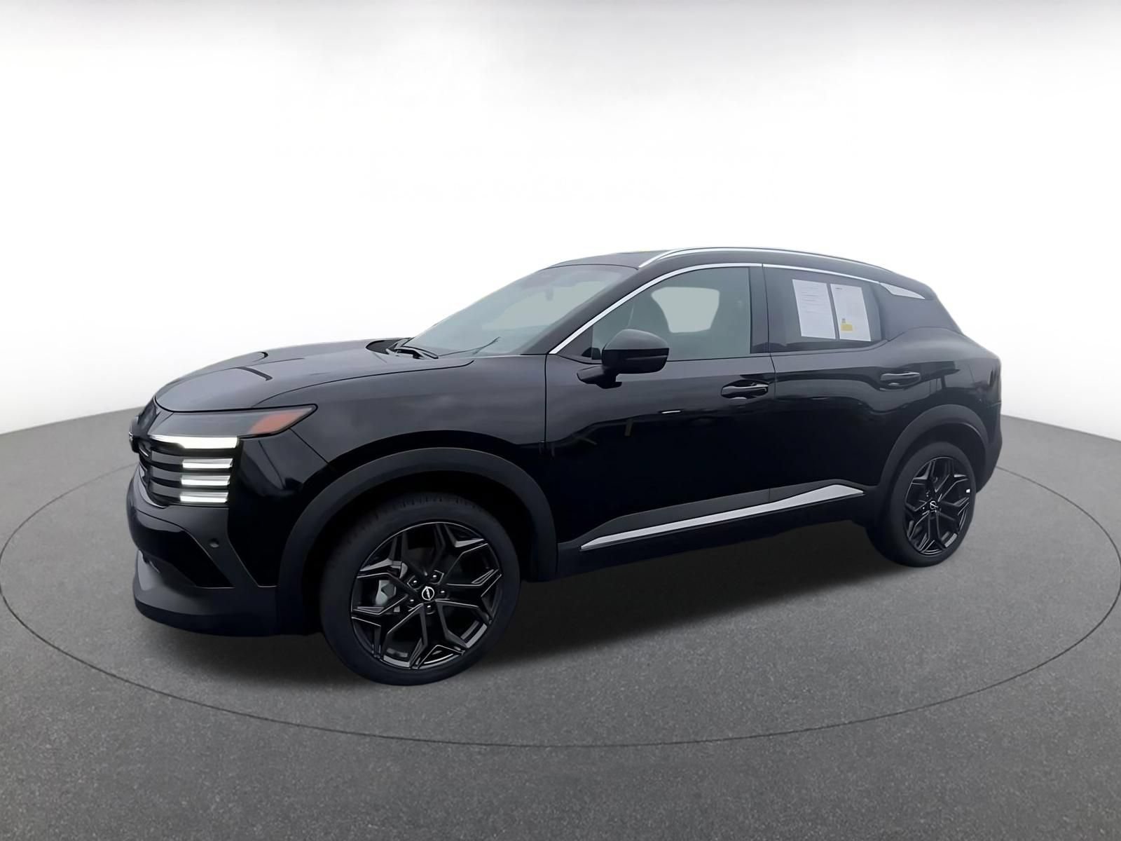 Used 2026 Nissan Kicks SR FWD image 8