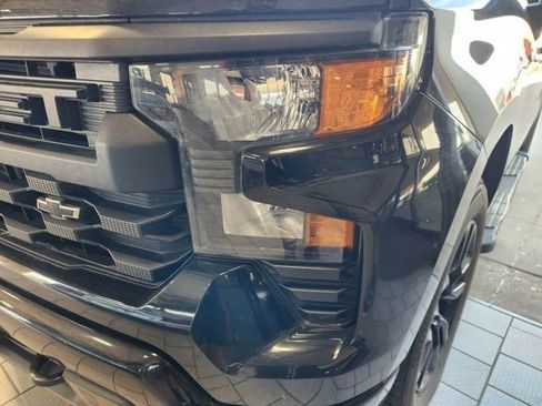 Used 2023 Chevrolet Silverado 1500 Custom image 7