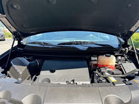 Used 2023 Chevrolet Traverse LT w/ Midnight/Sport Edition image 31