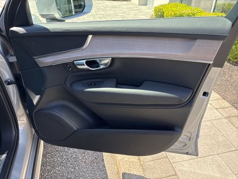 Used 2025 Volvo XC90 B6 Plus AWD/4WD image 16