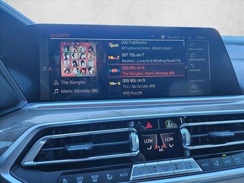 Used 2022 BMW X7 M50i w/ Dynamic Handling Package image 13