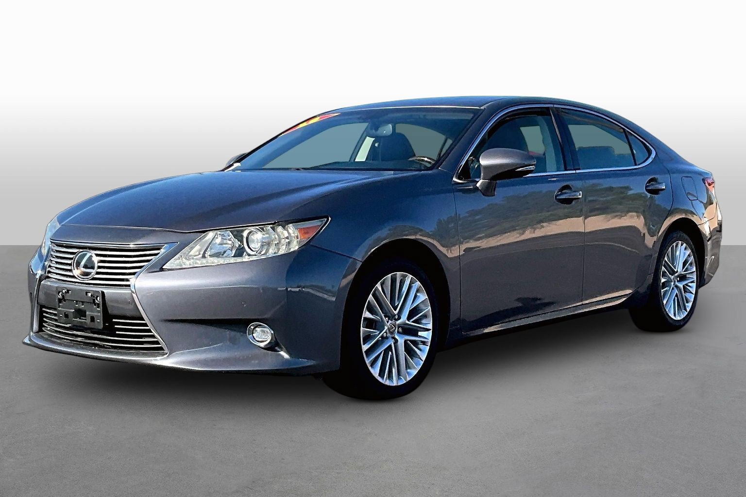 Used 2015 Lexus ES 350 w/ Luxury Package FWD image 1