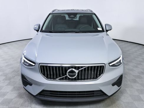 Certified 2025 Volvo XC40 B5 Core image 36