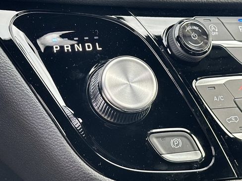 New 2026 Chrysler Pacifica Select FWD image 25