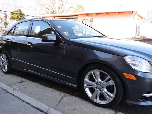 Used 2013 Mercedes-Benz E 350 4MATIC Sedan image 29