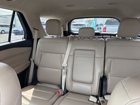 Used 2024 Ford Explorer XLT w/ Equipment Group 202A image 20