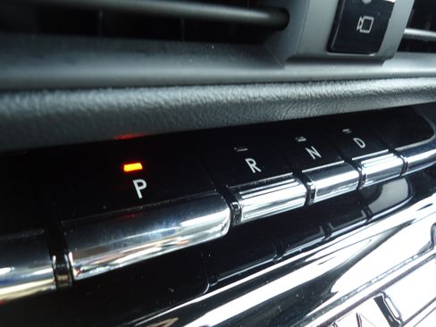 Used 2022 Lincoln Corsair AWD w/ Equipment Group 101A image 21