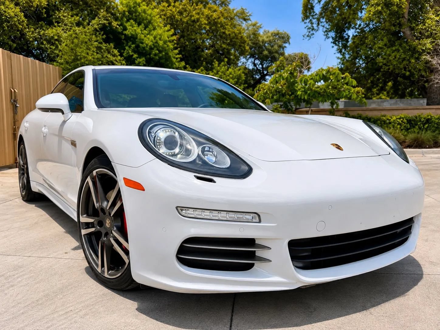 Used 2014 Porsche Panamera 4 AWD/4WD image 3