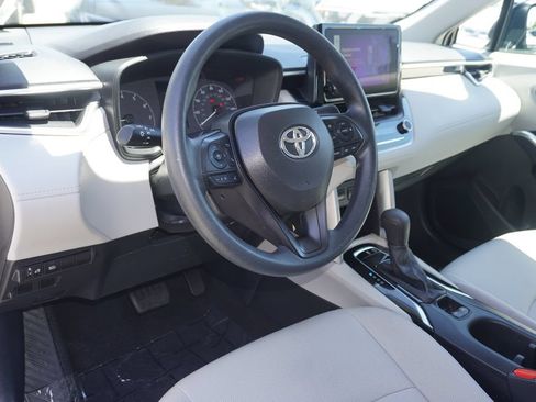 Used 2023 Toyota Corolla Cross L FWD image 12