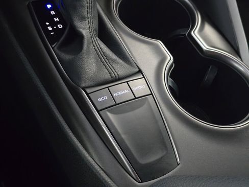 Used 2024 Toyota Camry SE image 33