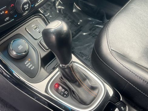 Used 2019 Jeep Compass Limited image 13