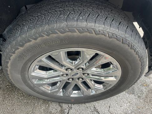 Used 2024 Ford F150 Lariat w/ Equipment Group 502A High AWD/4WD image 14