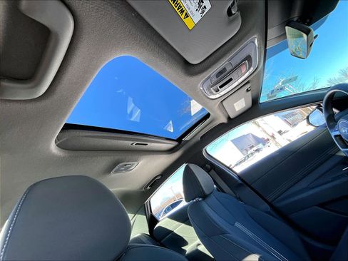 Used 2024 Hyundai Elantra SEL w/ Convenience Package image 22