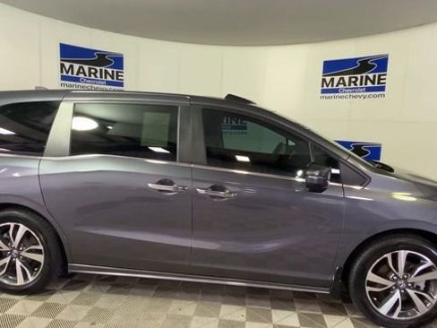 Used 2024 Honda Odyssey Touring image 3
