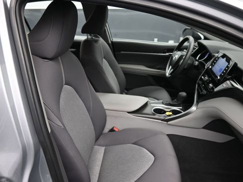 Used 2021 Toyota Camry LE image 23