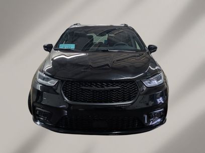 Used 2025 Chrysler Pacifica Limited