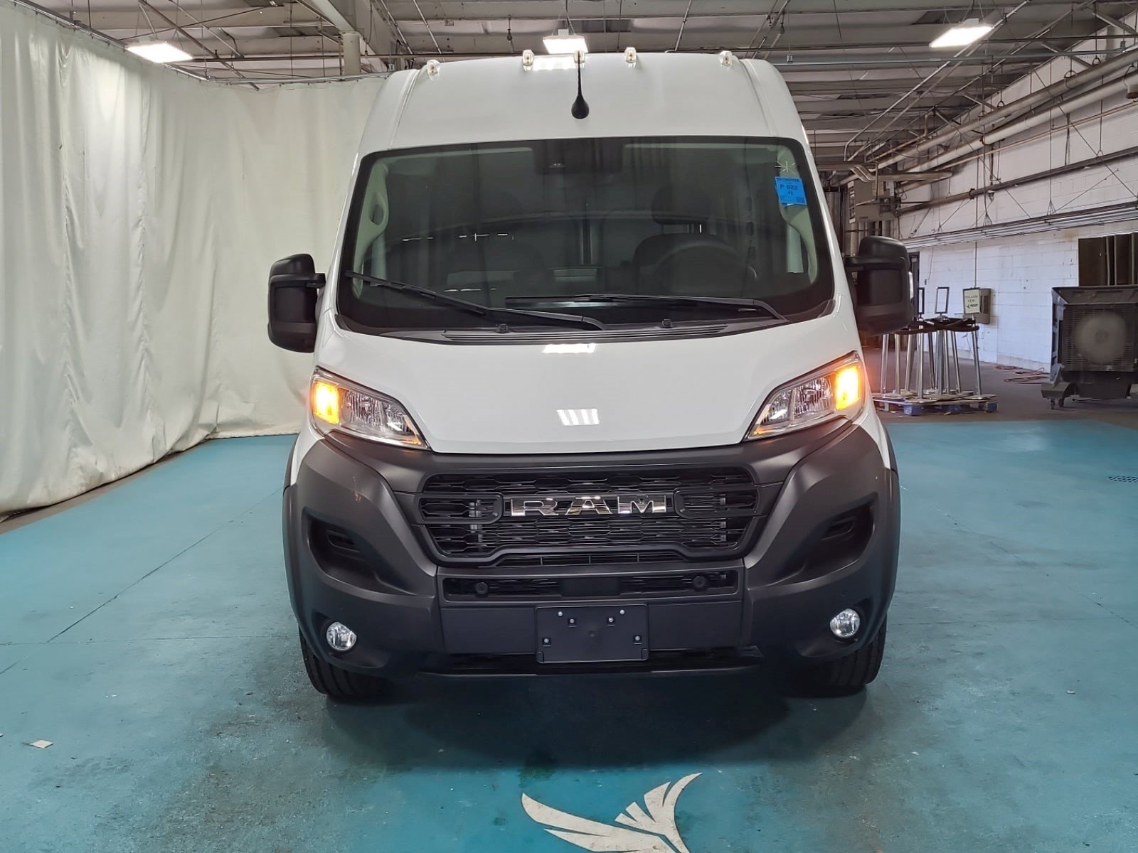 Used 2025 RAM ProMaster 2500 w/ Safety Group FWD image 3