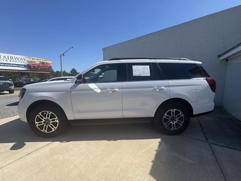 Used 2025 Ford Expedition Active image 2