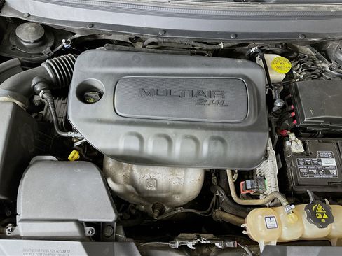 Used 2020 Jeep Cherokee Latitude w/ Cold Weather Group image 30