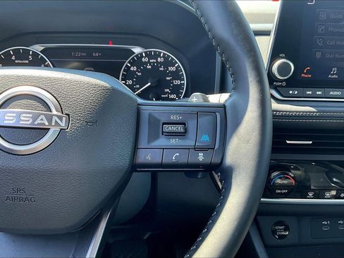 Used 2025 Nissan Rogue SV image 19