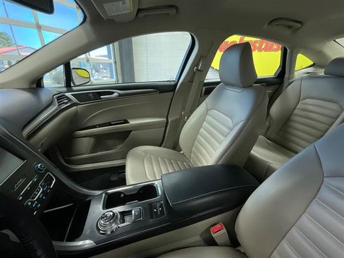Used 2020 Ford Fusion SEL image 12