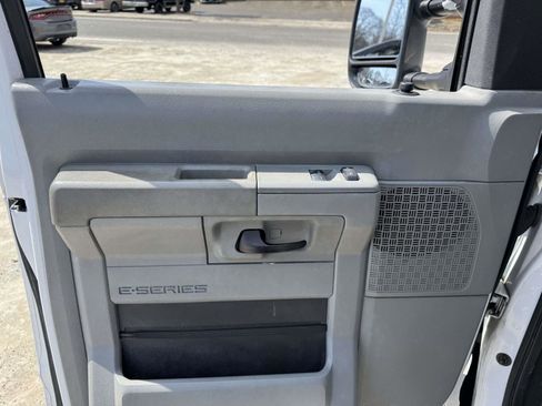 Used 2013 Ford E-150 and Econoline 150 w/ PWR Group image 12
