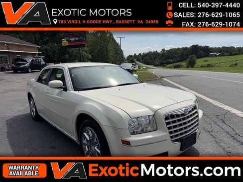 Used 2007 Chrysler 300 Touring L RWD image 1