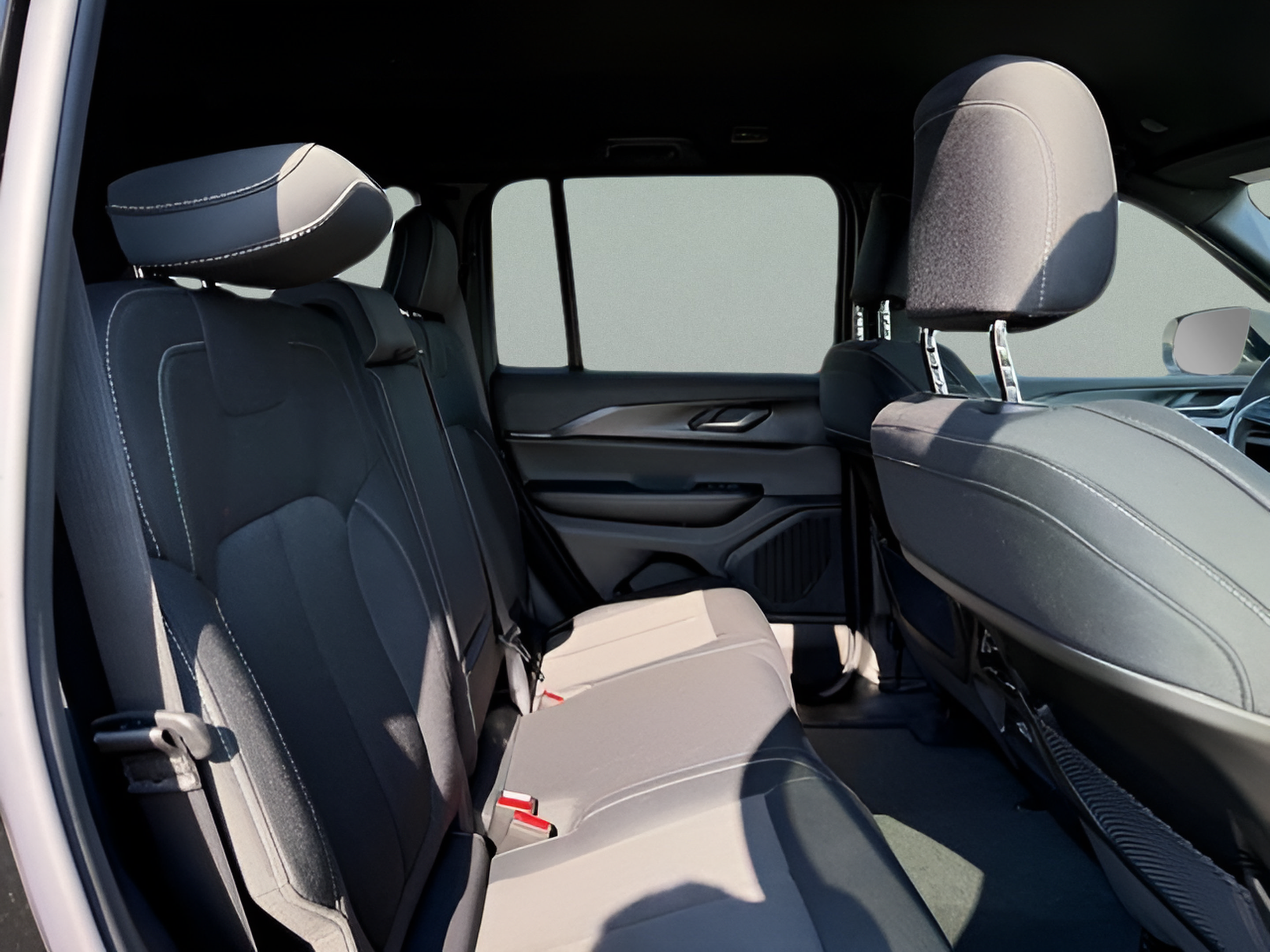 New 2026 Jeep Grand Cherokee Laredo AWD/4WD image 9