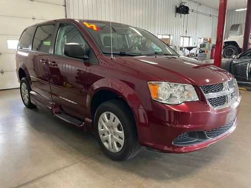 Used 2017 Dodge Grand Caravan SE w/ Power Window Group FWD image 8