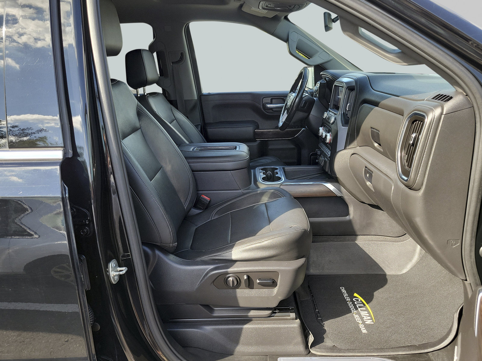 Used 2019 GMC Sierra 1500 SLT w/ SLT Premium Plus Package AWD/4WD image 37