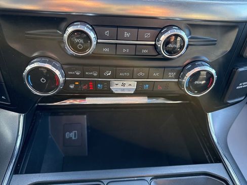 Used 2023 Ford F150 Lariat image 19