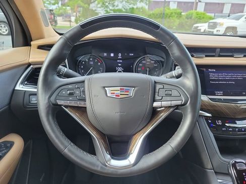Used 2022 Cadillac XT6 Premium Luxury w/ Platinum Package AWD/4WD image 11