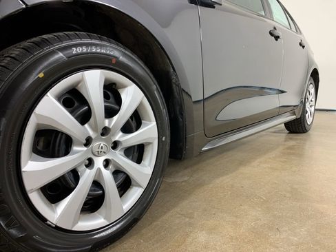 Used 2024 Toyota Corolla LE image 2